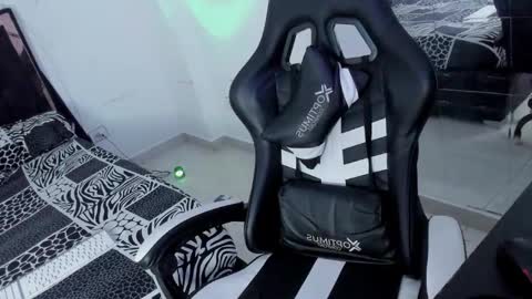 SamyHolbrook online show from March 14, 1:38 pm