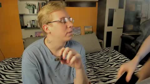 Snapshot of samyscott chatting on February 5, 9:36 am SamyScott online show from February 5, 9:36 am