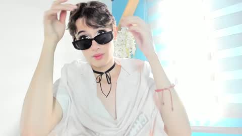 Snapshot of san_love_kh chatting on December 11, 5:26 pm online show from December 11, 5:26 pm