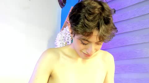 Snapshot of san_love_kh chatting on December 20, 5:08 pm online show from December 20, 5:08 pm