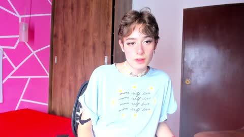 Snapshot of san_love_kh chatting on December 27, 8:18 pm online show from December 27, 8:18 pm