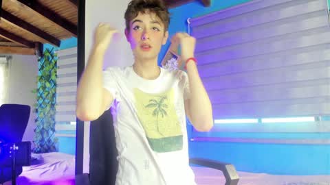 Snapshot of san_love_kh chatting on January 11, 1:22 pm online show from January 11, 1:22 pm