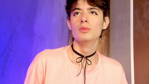 Snapshot of san_love_kh chatting on January 27, 1:19 pm online show from January 27, 1:19 pm