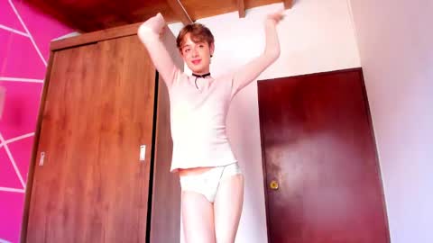 Snapshot of san_love_kh chatting on January 31, 7:29 pm online show from January 31, 7:29 pm