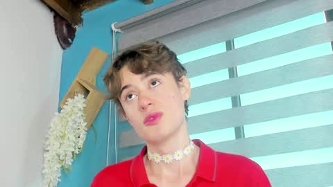 Snapshot of san_love_kh chatting on February 5, 1:54 pm online show from February 5, 1:54 pm