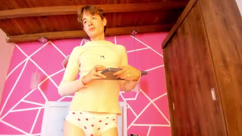 Snapshot of san_love_kh chatting on February 16, 2:31 am online show from February 16, 2:31 am