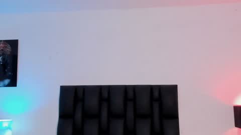 Snapshot of sander_mila chatting on February 8, 3:19 am MilaSander online show from February 8, 3:19 am