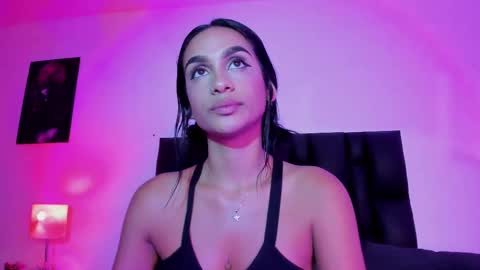 Snapshot of sander_mila chatting on February 13, 12:35 am MilaSander online show from February 13, 12:35 am