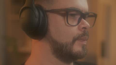 Sanders online show from March 21, 3:00 am