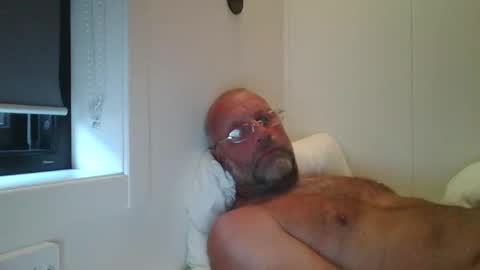 sandnesrune523 online show from September 18, 5:09 am