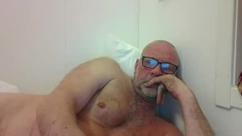 sandnesrune523 online show from February 13, 5:47 am