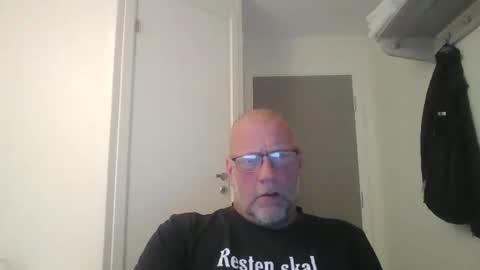 Snapshot of sandnesrune523 chatting on April 21, 6:12 pm sandnesrune523 online show from April 21, 6:12 pm