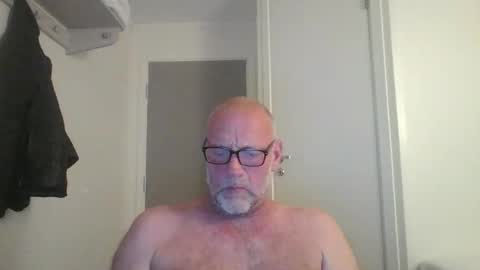 Snapshot of sandnesrune523 chatting on May 14, 3:41 pm sandnesrune523 online show from May 14, 3:41 pm