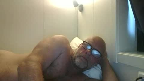 Snapshot of sandnesrune523 chatting on May 16, 6:39 pm sandnesrune523 online show from May 16, 6:39 pm