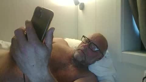 Snapshot of sandnesrune523 chatting on May 17, 6:48 pm sandnesrune523 online show from May 17, 6:48 pm