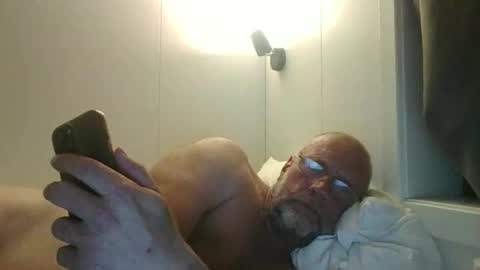 Snapshot of sandnesrune523 chatting on May 20, 6:03 pm sandnesrune523 online show from May 20, 6:03 pm