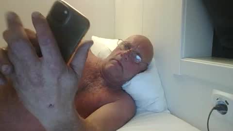 Snapshot of sandnesrune523 chatting on June 8, 10:59 am sandnesrune523 online show from June 8, 10:59 am