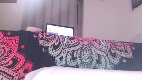 Sandra online show from March 1, 8:53 pm