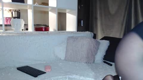 dont forghet to thumbs up if you like my show online show from March 21, 8:45 pm