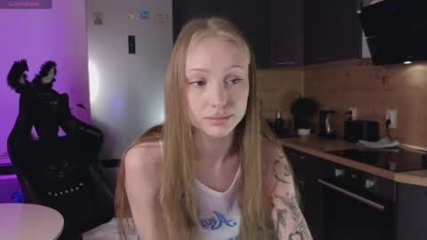 Snapshot of sandra_buika chatting on May 25, 6:58 pm Sandra Lillys Page online show from May 25, 6:58 pm