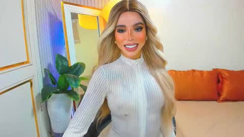 Sandra Hornball online show from December 17, 11:27 am