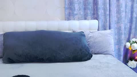 Snapshot of sandrami__ chatting on September 20, 9:43 am Sandra online show from September 20, 9:43 am