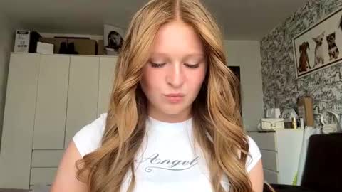 Snapshot of sandramidgett chatting on August 4, 10:07 am Ellie online show from August 4, 10:07 am