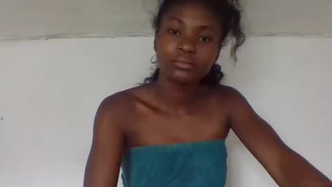 sandricaaa online show from December 3, 4:42 am