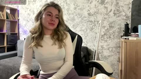 Sandy online show from April 2, 4:04 pm