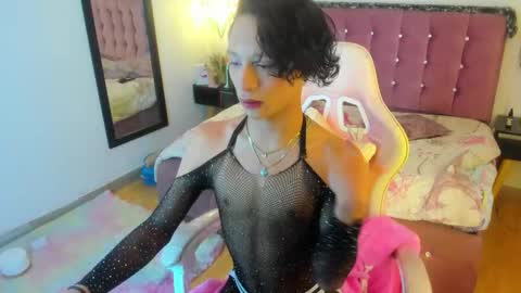 Snapshot of sang_woo_lee_ chatting on February 17, 3:40 pm Sang online show from February 17, 3:40 pm