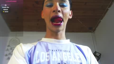 Sang online show from April 2, 9:12 pm