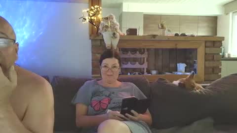 sanroom online show from November 30, 9:46 am