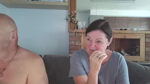 Snapshot of sanroom chatting on March 25, 12:55 pm sanroom online show from March 25, 12:55 pm