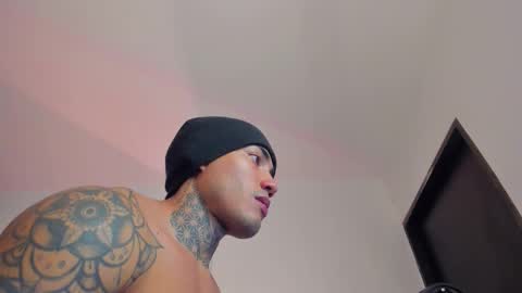 Snapshot of santi__ferrer chatting on November 9, 2:43 am Santi Ferrer online show from November 9, 2:43 am