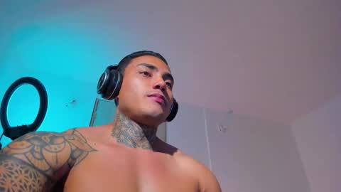 Santi Ferrer online show from March 18, 3:20 am