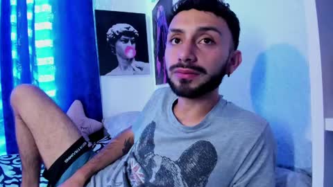 Snapshot of santi_mateo chatting on June 2, 7:05 pm Santi online show from June 2, 7:05 pm