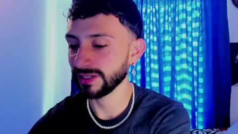 Snapshot of santi_mateo chatting on July 8, 8:02 pm Santi online show from July 8, 8:02 pm