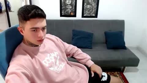 santi_ss online show from November 5, 2:39 pm