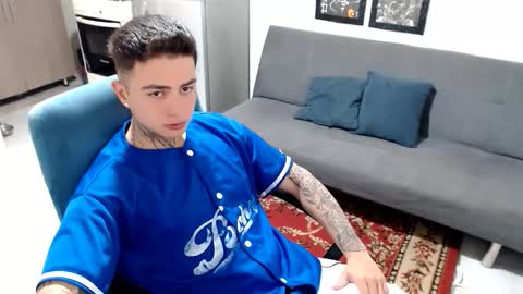 santi_ss online show from January 6, 2:43 pm