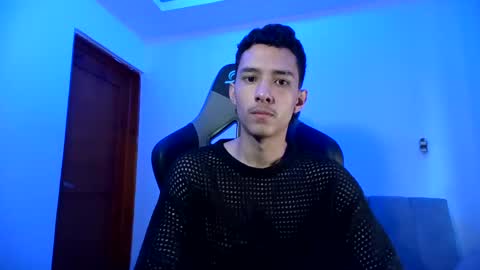 santi_twink19 online show from January 10, 12:04 pm