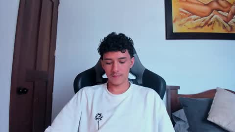 santi_twink19 online show from September 26, 4:00 pm