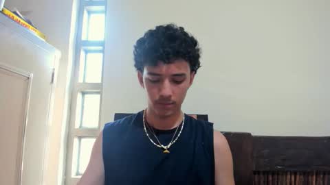 santi_twink19 online show from October 6, 9:34 pm