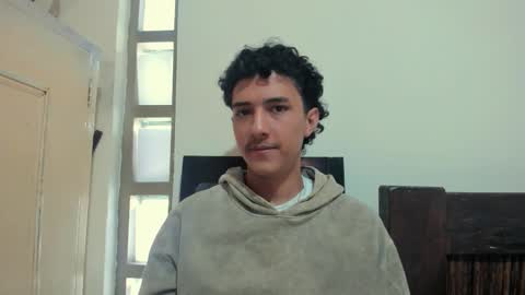 santi_twink19 online show from October 12, 8:08 pm