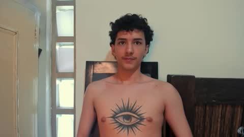 santi_twink19 online show from October 14, 7:58 pm