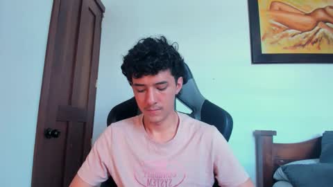 santi_twink19 online show from October 23, 6:17 pm