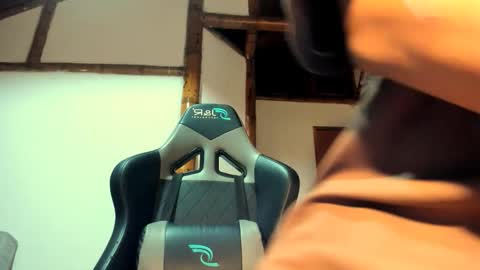 santi_twink19 online show from March 3, 5:02 am