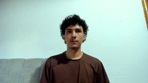 Snapshot of santi_twink19 chatting on June 13, 11:19 am santi_twink19 online show from June 13, 11:19 am