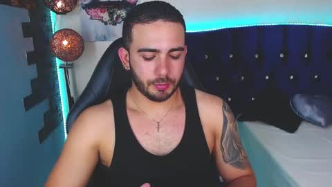 Snapshot of santiago_ferrerxx chatting on May 18, 7:41 pm santiago_ferrerxx online show from May 18, 7:41 pm