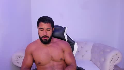 santiago_huntt online show from October 14, 2:40 pm