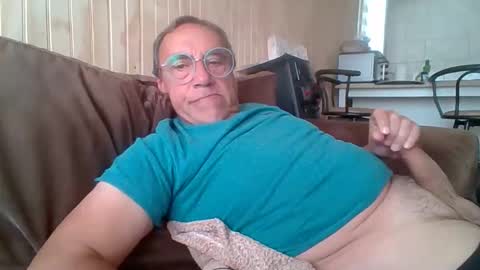 santiago_n online show from April 7, 4:07 pm